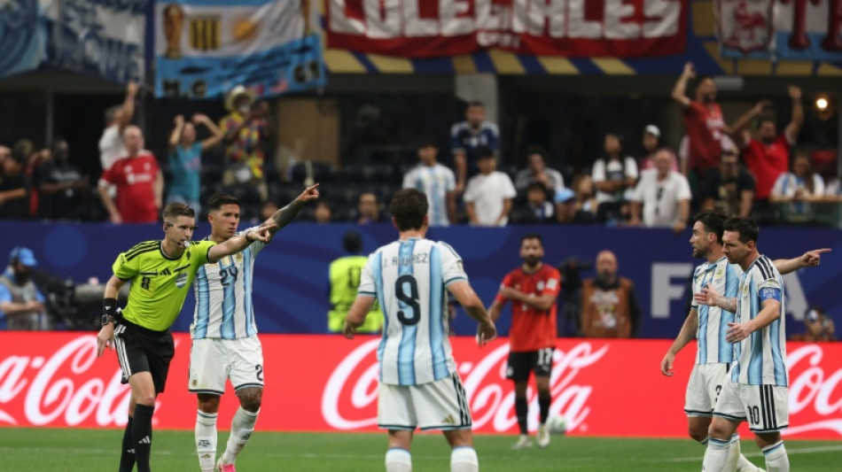  Pierluigi Collina defende 'integridade' da arbitragem na Copa do Mundo 