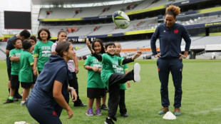 Mondial f&eacute;minin de rugby: &agrave; l'Eden Park, des enfants sourds d&eacute;couvrent le rugby avec Ma&euml;lle Filopon 