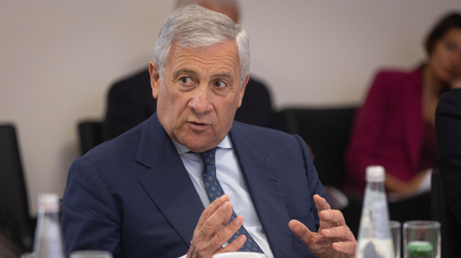  Tajani, non sottovalutare rischio terrorismo, lo stop a Schengen resta fino al 15 