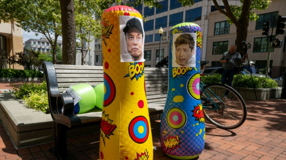  Cibles de violences, les personnalit&eacute;s de l'IA cristallisent angoisses et rancoeur 