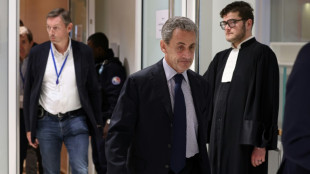 Retiran el brazalete electr&oacute;nico al expresidente franc&eacute;s Sarkozy