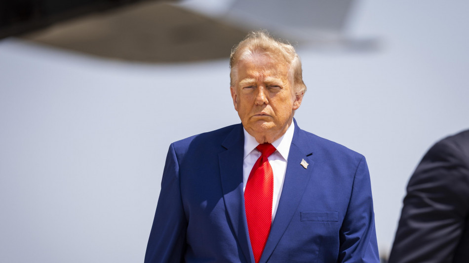  Trump, 'ritiro l'attacco sull'Iran su richiesta di Teheran e altri Paesi' 