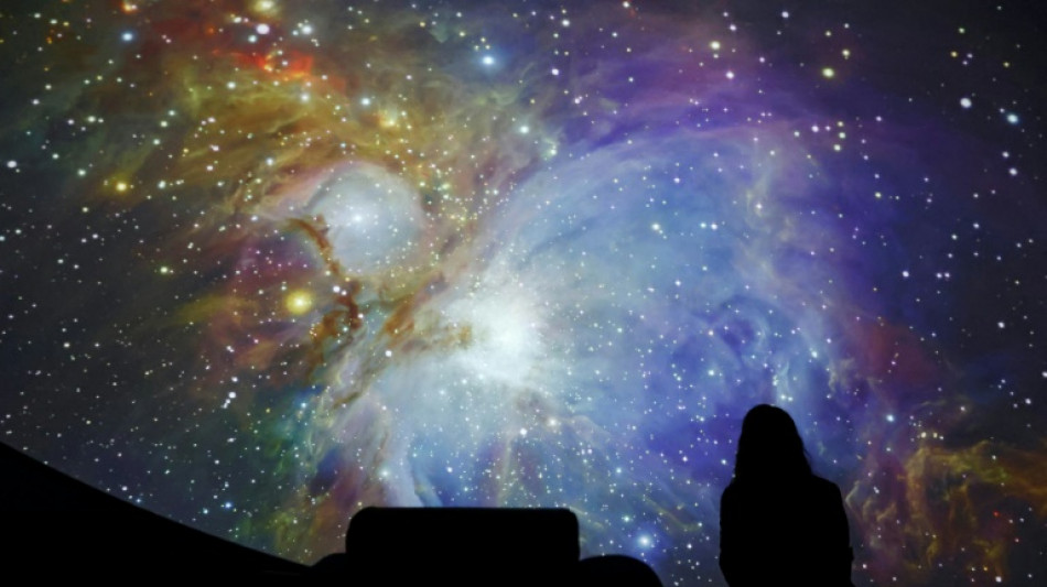  Cient&iacute;ficos exploran el centro de la V&iacute;a L&aacute;ctea y revelan la qu&iacute;mica de las estrellas 