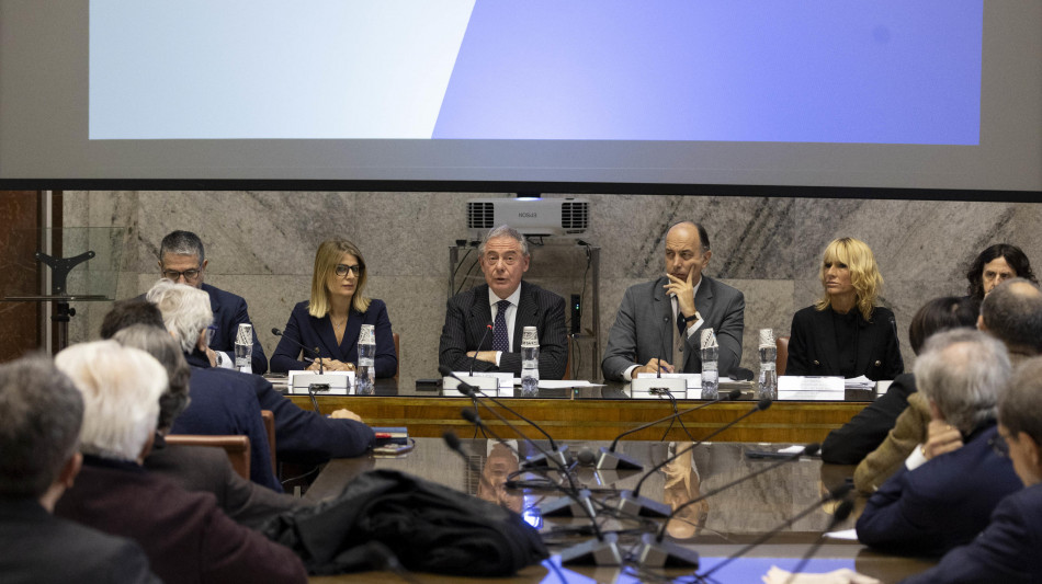 Urso presenter&agrave; alle parti sociali la proposta per l'auto