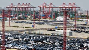 Pequim nega negocia&ccedil;&otilde;es comerciais em curso entre EUA e China