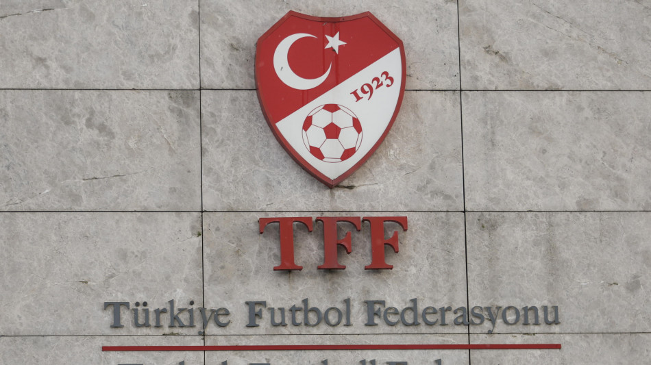  Calcio: Turchia, arrestato il presidente dell'associazione arbitri 