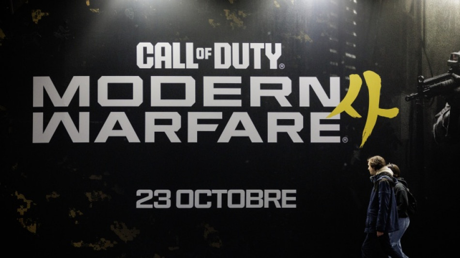 'Call of Duty' seeks to win back fans with warfare spectacle
