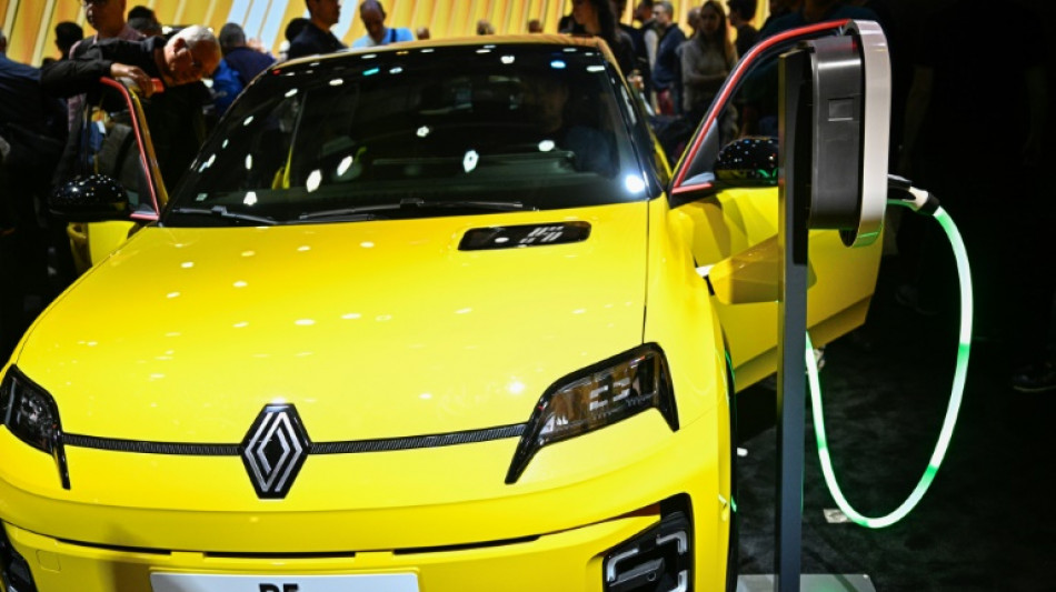  Les voitures &eacute;lectriques d&eacute;collent en France, gr&acirc;ce &agrave; la Renault 5 et aux marques chinoises 