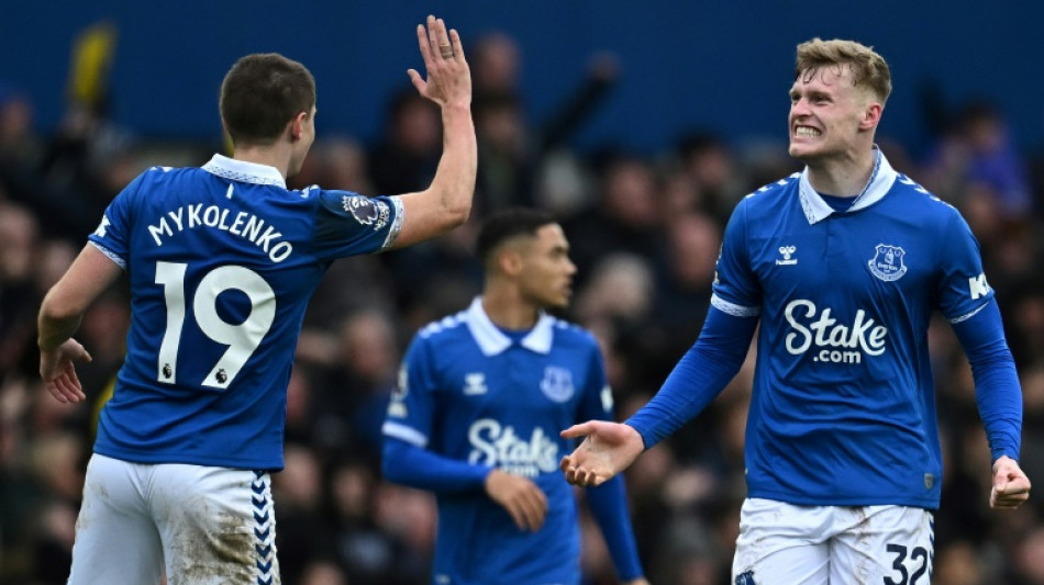 Puni&ccedil;&atilde;o ao Everton &eacute; reduzida de 10 para 6 pontos no Campeonato Ingl&ecirc;s