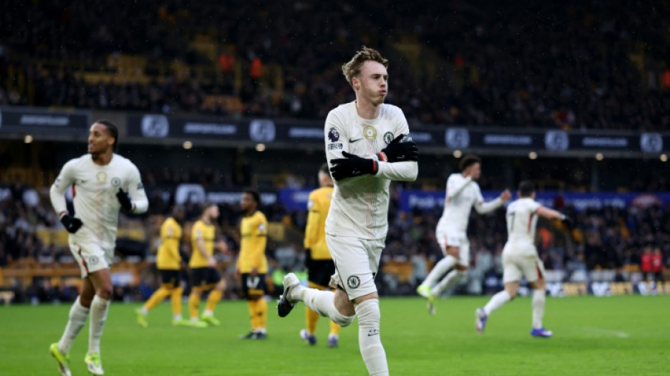  Rosenior hails 'unstoppable' Palmer after treble tames Wolves  