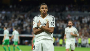 'Novo' Mbapp&eacute; retorna &agrave; Fran&ccedil;a como centroavante