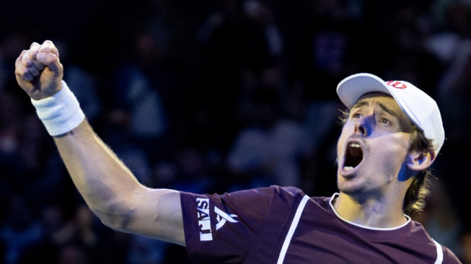  De Minaur vence Zverev e vai enfrentar Alcaraz na final do ATP 500 de Viena 