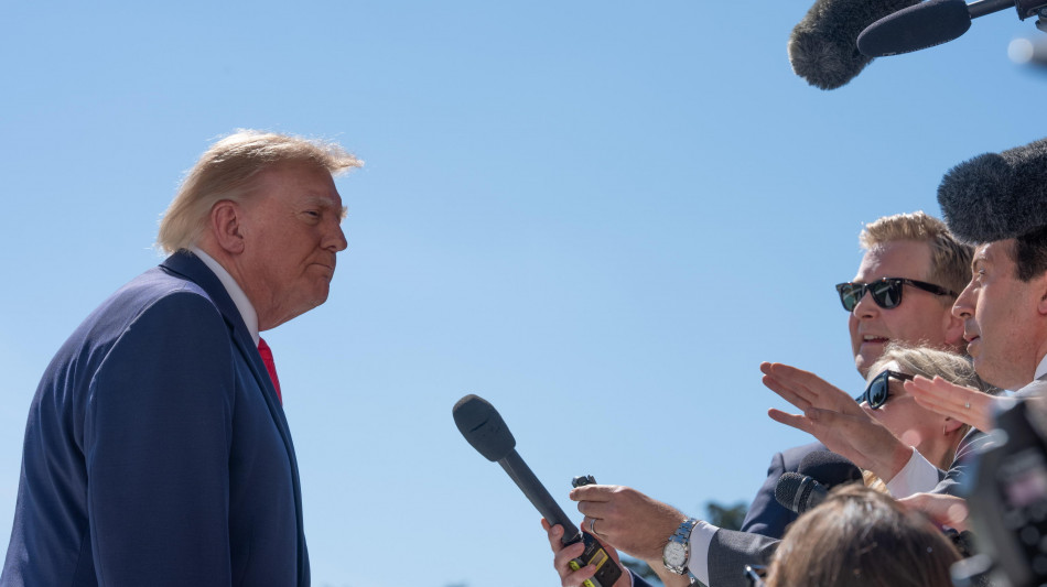  Trump non esclude quote del governo in OpenAI e Anthropic 