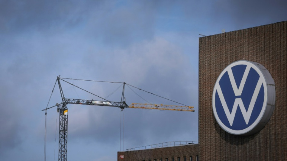  Bericht: VW plant Einfrieren der Geh&auml;lter 
