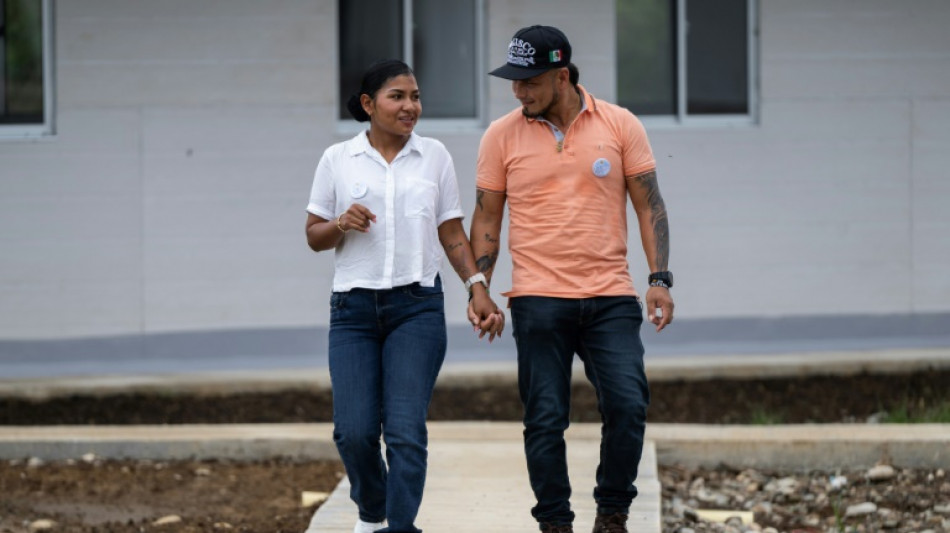 Exguerrilleros colombianos temen por su futuro ante la llegada al poder de De la Espriella 