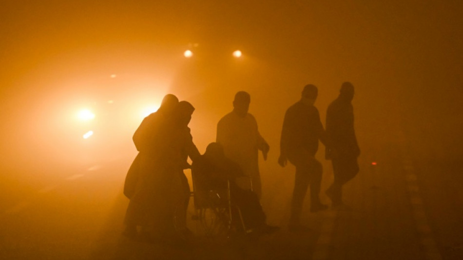 Iraq sandstorm closes airports, puts 3,700 people in hospital