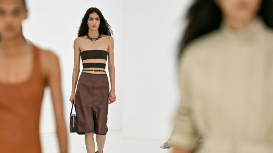  Mode/Paris : Allure l&eacute;g&egrave;re pour contexte lourd chez Herm&egrave;s 