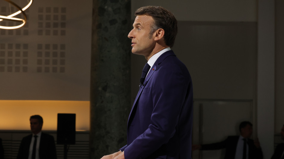 Macron, 'da domenica sono cadute le maschere, prova di verit&agrave;'