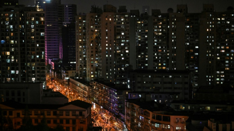 Dormir en la oficina y racionar la comida para sobrevivir al confinamiento en Shangh&aacute;i