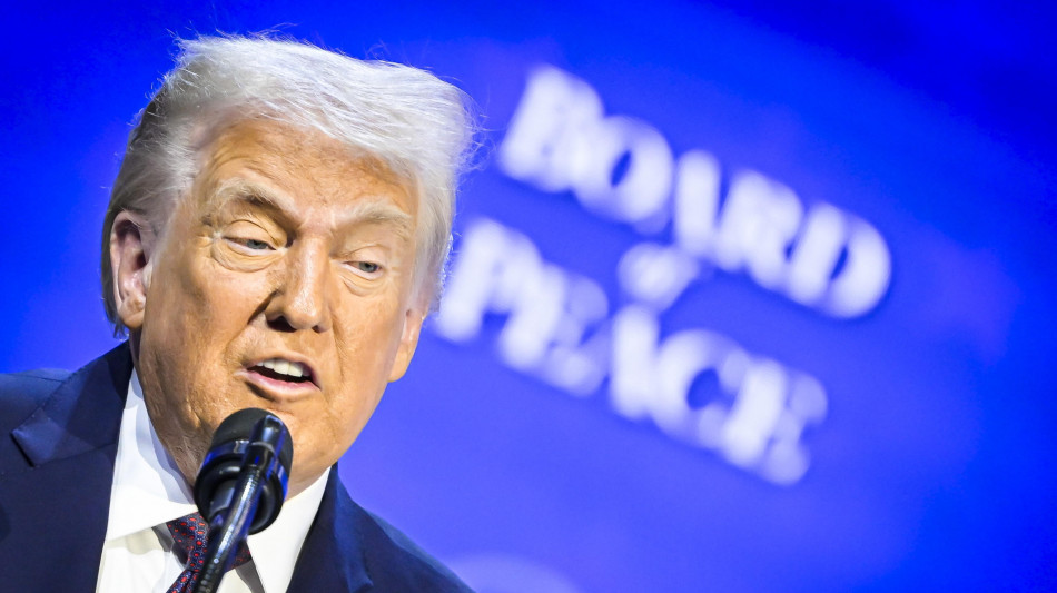  Trump, 'accordo storico su disarmo completo di Hamas, Israele uscir&agrave; da Gaza' 