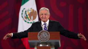 Presidente mexicano denuncia "traici&oacute;n" opositora tras rev&eacute;s legislativo a su reforma el&eacute;ctrica