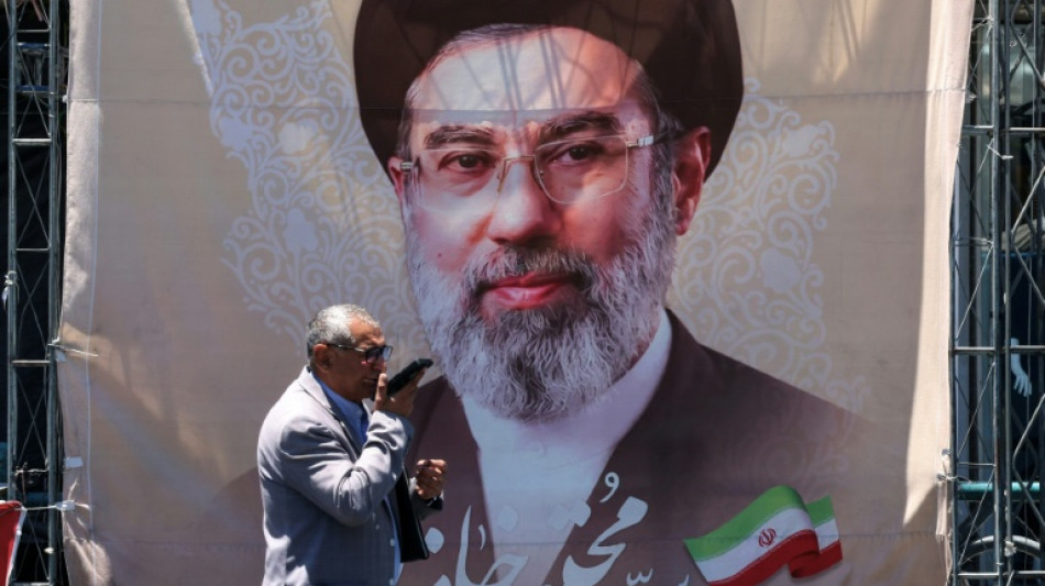  Chamenei k&uuml;ndigt Rache f&uuml;r T&ouml;tung seines Vaters an - Trump droht Iran mit Vernichtung 