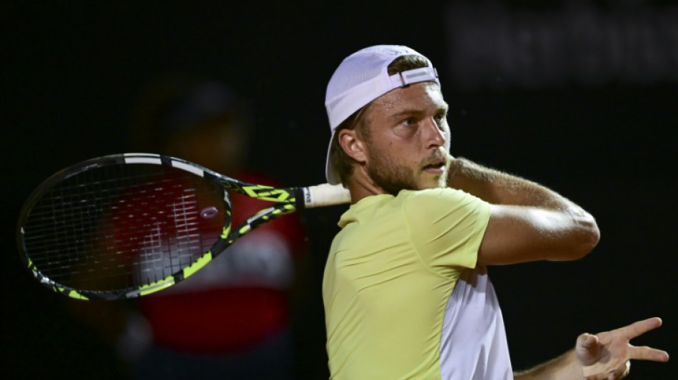 Muller vence Cer&uacute;ndolo e evita semifinal totalmente argentina no Rio Open