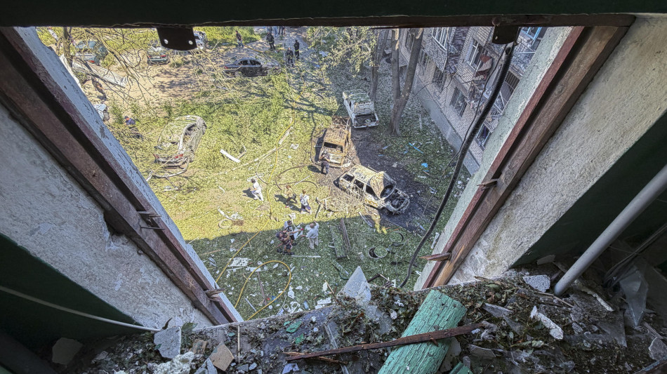  Forti esplosioni scuotono Kiev e Zaporizhzhia, almeno 10 feriti 