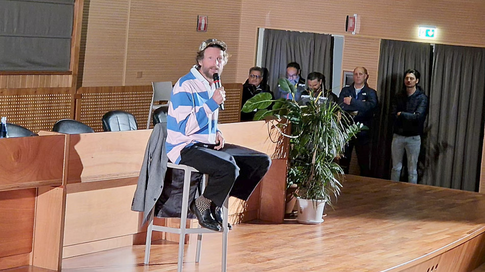  Jovanotti, 'non ho fatto l'universit&agrave; perch&eacute; mi &egrave; scoppiato in mano questo mestiere' 