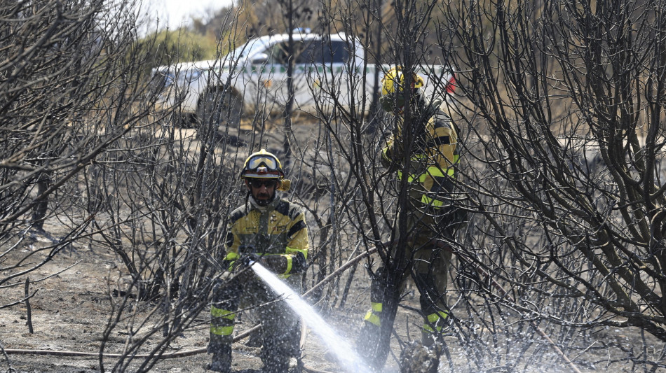  Incendio a 100 km a nord di Madrid, 13.000 ettari bruciati 