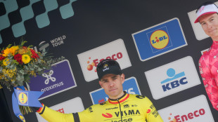 Giro: Van Aert vince la 9/a tappa, Del Toro &egrave; nuova maglia rosa