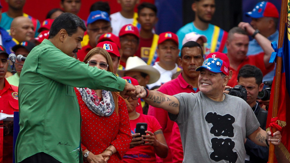 Maduro, 'la forza di Maradona &egrave; con noi per battere i fascisti'