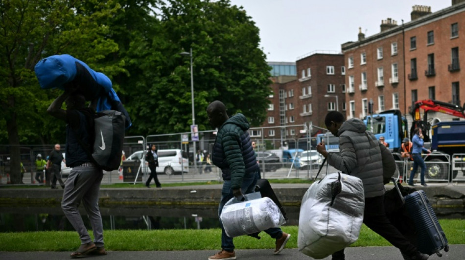 Detenidos 23 en una nueva noche de protestas antiinmigrantes en Irlanda