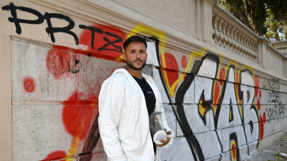  In Rome, one man's crusade against graffiti  