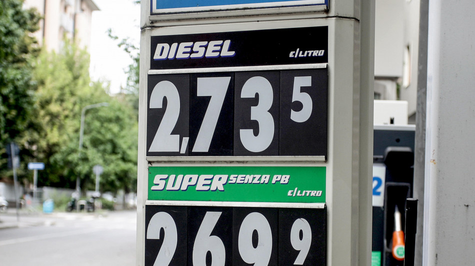  Staffetta, gasolio vicino al record storico di marzo 2022 
