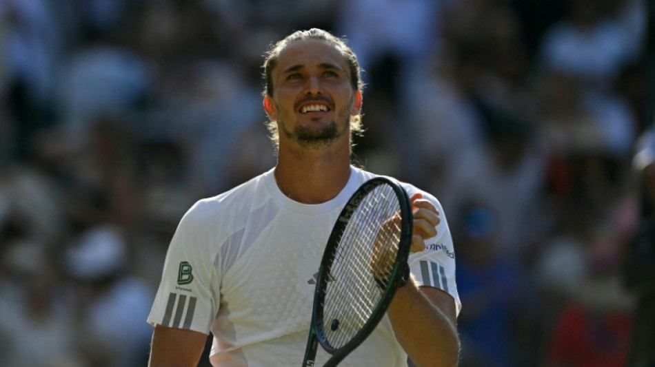  Zverev vence jogo adiado e vai &agrave;s quartas de final de Wimbledon 