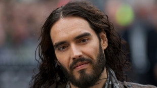 Accusations de viols contre Russell Brand: ses anciens employeurs enqu&ecirc;tent en interne