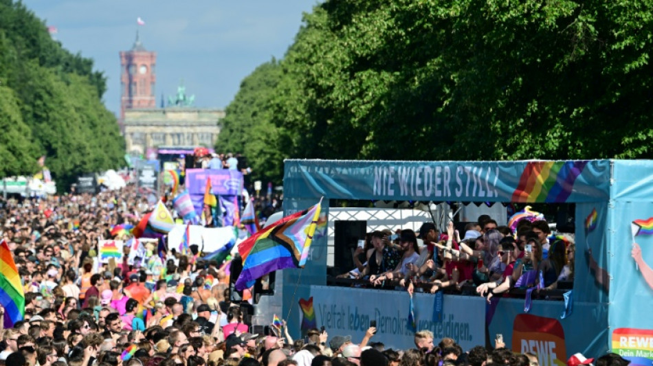  Motto "Haltung ist hot": Hunderttausende zu CSD-Demonstration in Berlin erwartet 