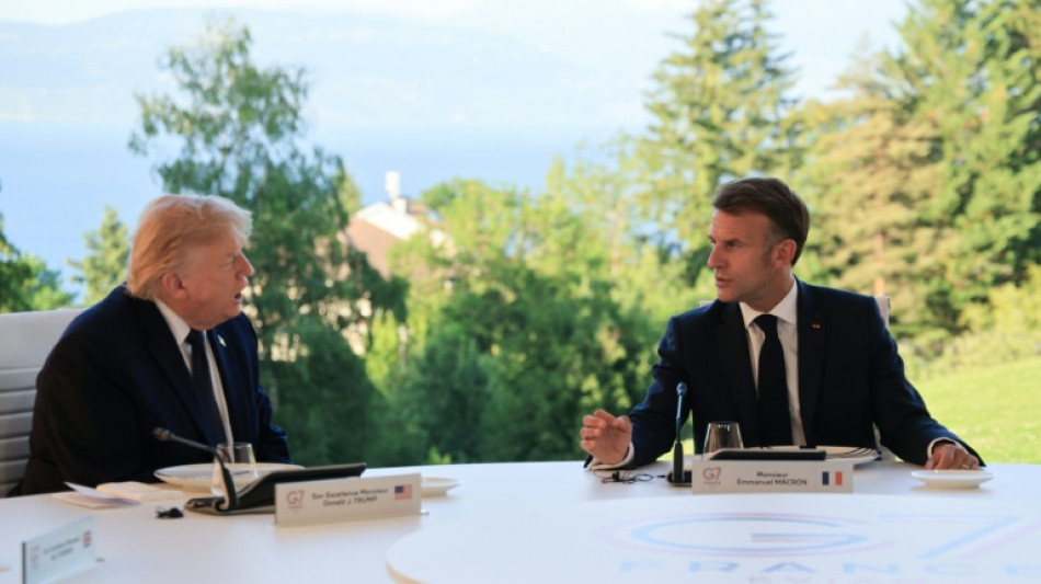  With Zelensky present, G7 seeks to 'do something' on Ukraine 