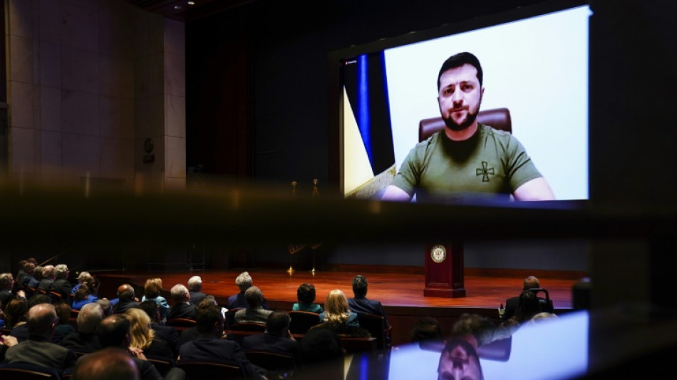Interpell&eacute; par Zelensky, Biden autorise une aide militaire massive &agrave; l'Ukraine