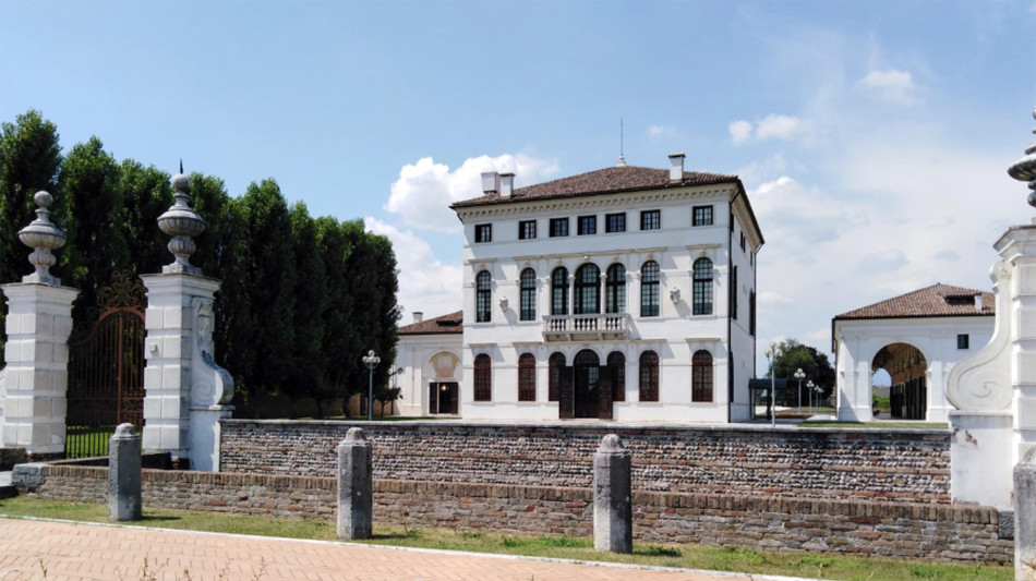 Benetton propone solidariet&agrave; al 40%, no dei sindacati