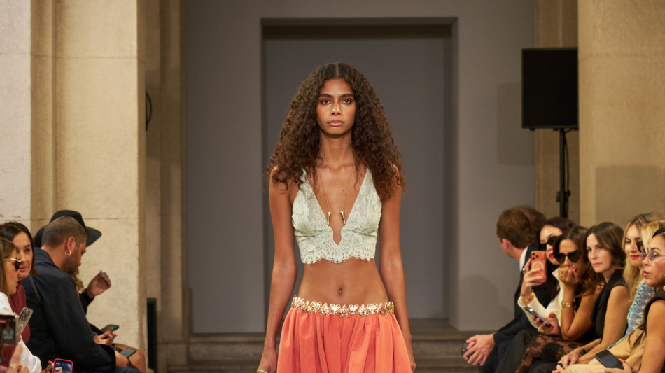 Alla Milano Fashion Week sfila anche la principessa di Thailandia 