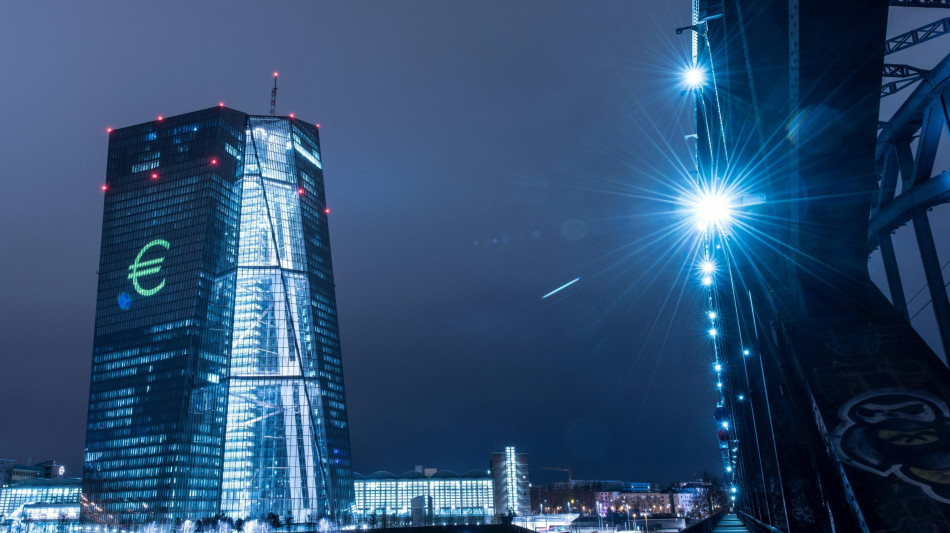  Bce, accordo sugli standard tecnici per l'euro digitale, sfida alle card Usa 