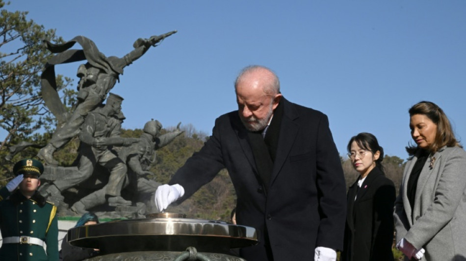  Koreanische Kosmetik f&uuml;r Brasilien: Pr&auml;sident Lula unterzeichnet Abkommen in Seoul 