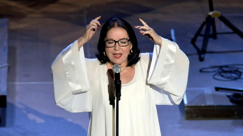 Nana Mouskouri nahm Album mit "Wei&szlig;e Rosen aus Athen" beim Mauerbau auf