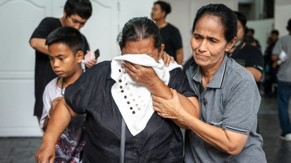  Sube a 33 el balance de muertos en el incendio de un bar en Bangkok 