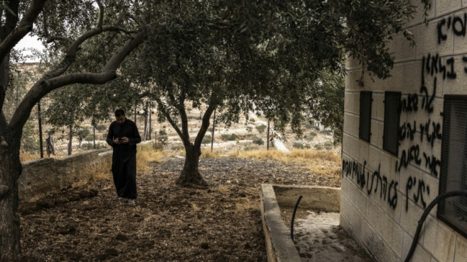  Westjordanland: Israelische Siedler setzen Moschee in Brand  