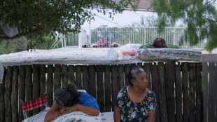 Mexique: les proches des dix mineurs pi&eacute;g&eacute;s sous terre perdent espoir