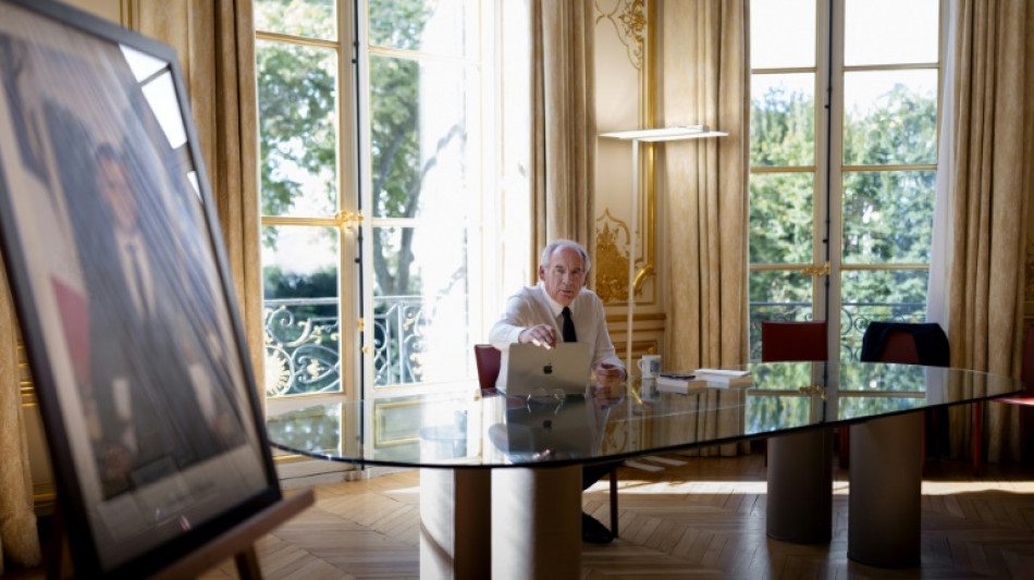 Vote de confiance: Bayrou fustige les oppositions, LR en ordre dispers&eacute;