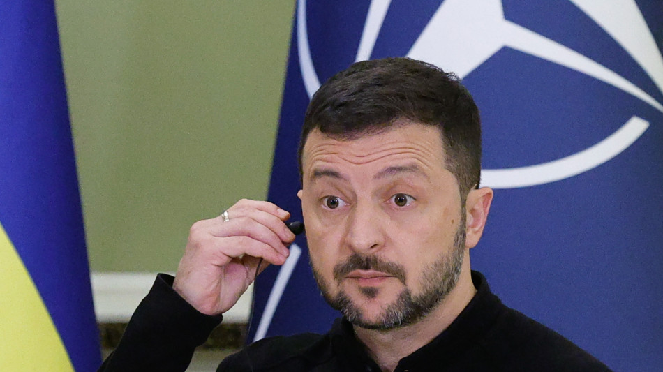 Bloomberg, Zelensky pronto a flessibilit&agrave; per fine guerra